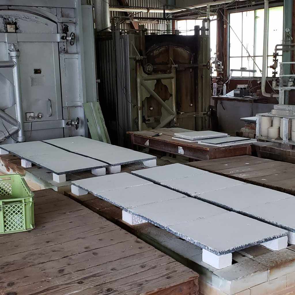 [LARGE PLATE (PLATTER)] APERTURE LONG ANGLE PLATE MOEGI | HAYASHIKURO KILN | OLD IMARI-ARITA WARES